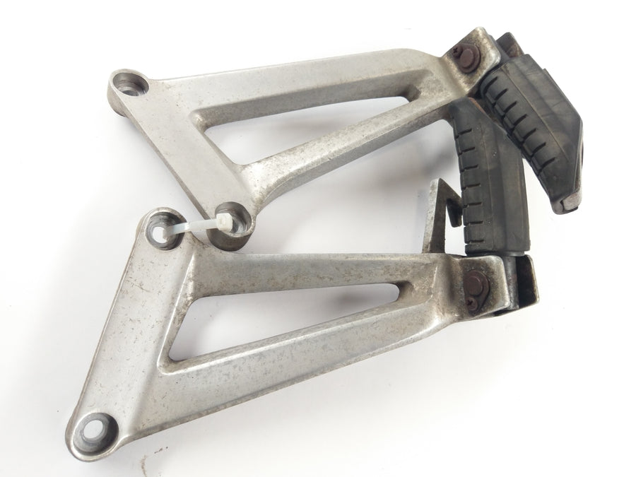 Honda CBR 125 JC34 [2006] - reposapiés pediátricos con un soporte