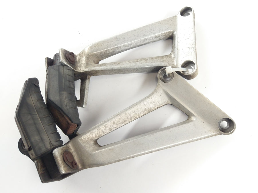 Honda CBR 125 JC34 [2006] - reposapiés pediátricos con un soporte