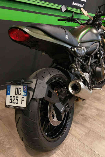 Kawasaki Z 900 Rs Se [DISEÑO DE ACCESO] - soporte de matrícula a la altura de la rueda negro Kawasaki Z900RS