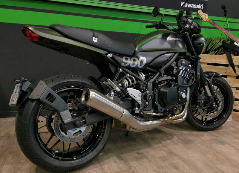 Kawasaki Z 900 Rs Se [DISEÑO DE ACCESO] - soporte de matrícula a la altura de la rueda negro Kawasaki Z900RS