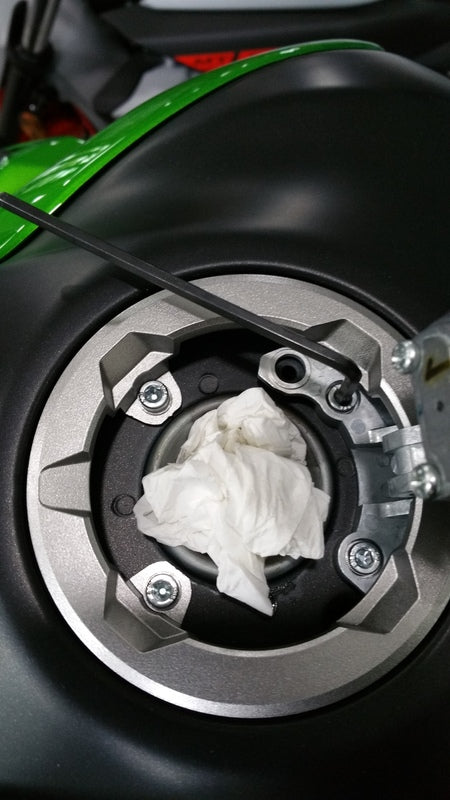 Kawasaki Ninja 1000 [A-SIDER] - Black Edition Asa depósito 4 tornillos negro Kawasaki