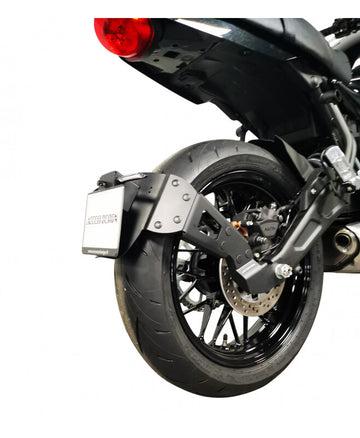 Kawasaki Z 650 [DISEÑO DE ACCESO] - Soporte de matrícula ''montado con ruedas'' - Negro Kawasaki Z650RS