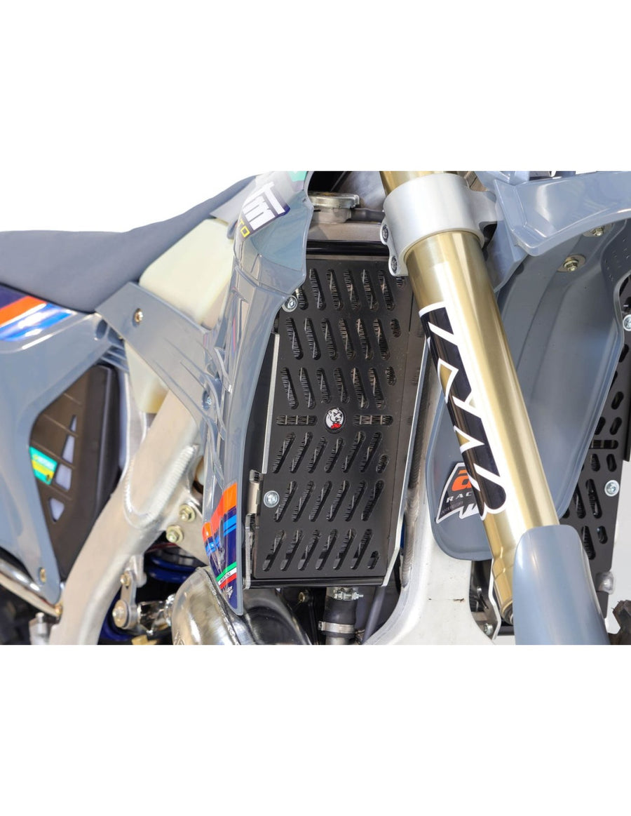Tm Racing EN 250 2 T FI ES [2025] - Hard Enduro Kühlerschutz - HDPE 8 mm - Schwarz