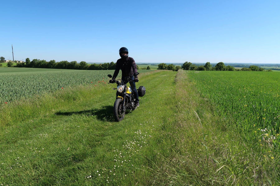 Ducati Scrambler 400 sesenta2 [2016-2020] -C portador lateral-bow