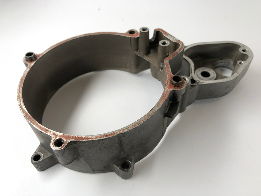 KTM LC4 640 Prestige [2003] - Tapa del motor entre la cubierta