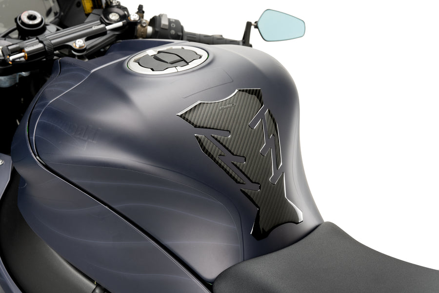 KTM RC 390 [2025] – Protección del depósito Challenge – aspecto carbono