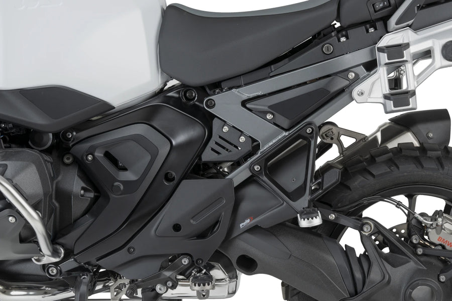 BMW R 1300 GS ADVENTURE [2025] – carenado lateral inferior – aspecto carbono