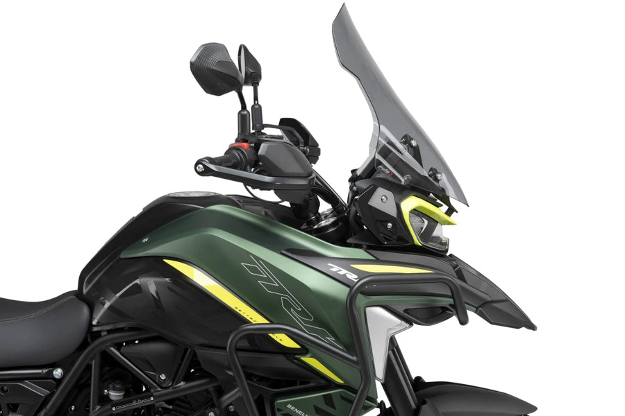 BENELLI TRK 702 [2025] – Pantalla Touring – Primer plano transparente
