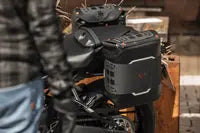 Yamaha XTZ 750 [SW-MOTECH] – Bolsa lateral V-LOC WP (16 litros)