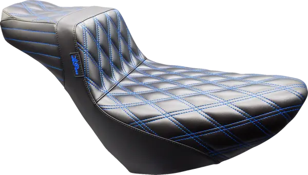 Harley Davidson FXLRST [LE PERA] – Asiento delantero con cola levantada