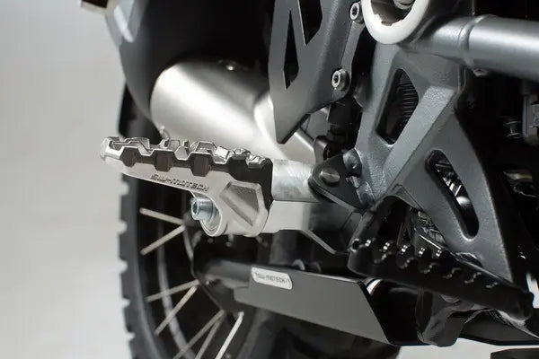 CFMOTO 800 MT-X [2025-2026] - Juego de reposapiés EVO, versión FRS.10.112.10000 – imagen 6