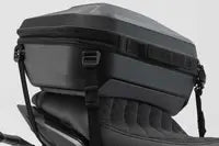 Royal Enfield Continental GT 650 [SW-MOTECH] – Variante de correa tensora urbana para topcase ABS con inserto en el suelo