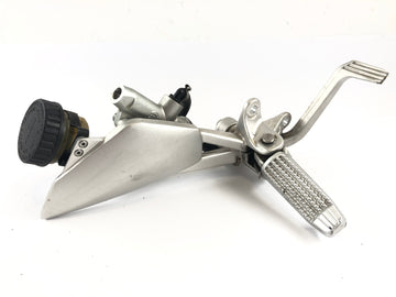 BMW K 1300 R [2010] - Refutero del conductor del pie derecha con bomba de freno y pedal de freno