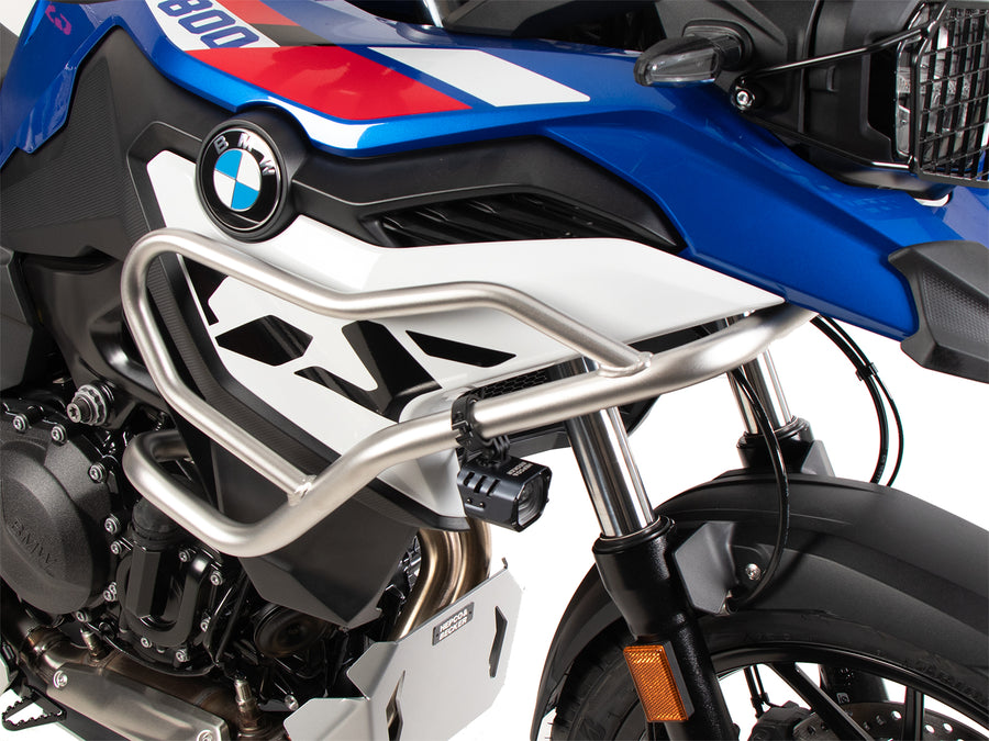 BMW F 800 GS [2024-2025] - Primer plano de la barra de protección del depósito