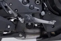 Kawasaki Versys 1100 [2025-2026] - Par de reposapiés EVO, bajables 15 mm – imagen 10