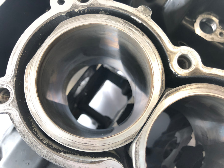 Triumph Street Triple R 675 D67LD [2008] - Motor Hoiling with Pistons