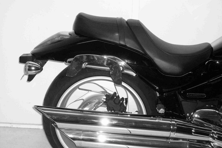 Suzuki M 1800 [2006-2012] - Vista lateral del soporte lateral C-Bow