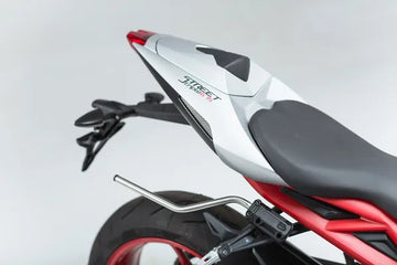Triumph Street Triple 675 [SW-MOTECH] – Espaciadores de alforjas BLAZE
