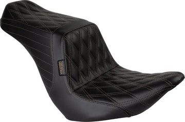 Harley Davidson FXLRST [LE PERA] – Asiento delantero con cola levantada