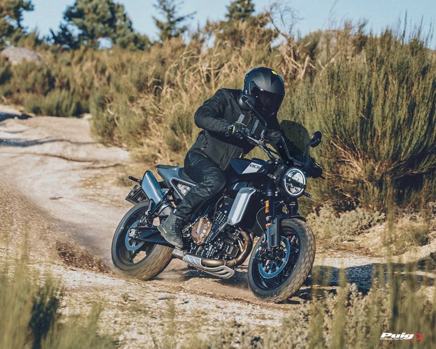 HUSQVARNA SVARTPILEN 801 [2025] – Nueva generación deportiva – Negro mate