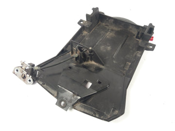 Aprilia RS4 125 TW [2013] - Lock de asiento de revestimiento interior - 0