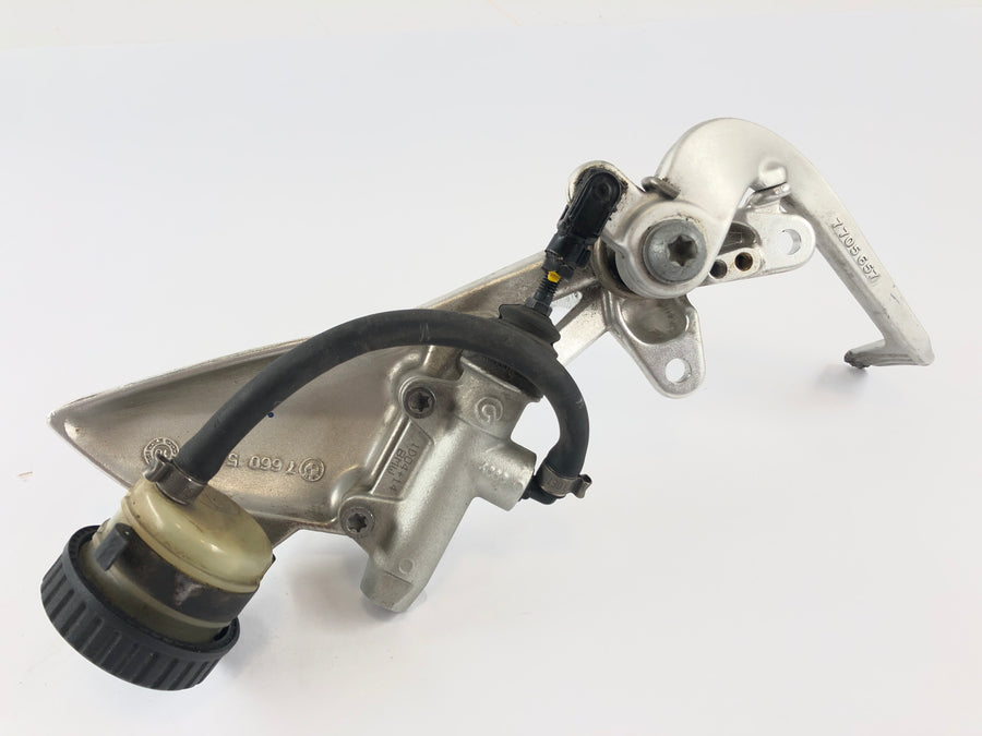 BMW K 1300 R [2010] - Refutero del conductor del pie derecha con bomba de freno y pedal de freno