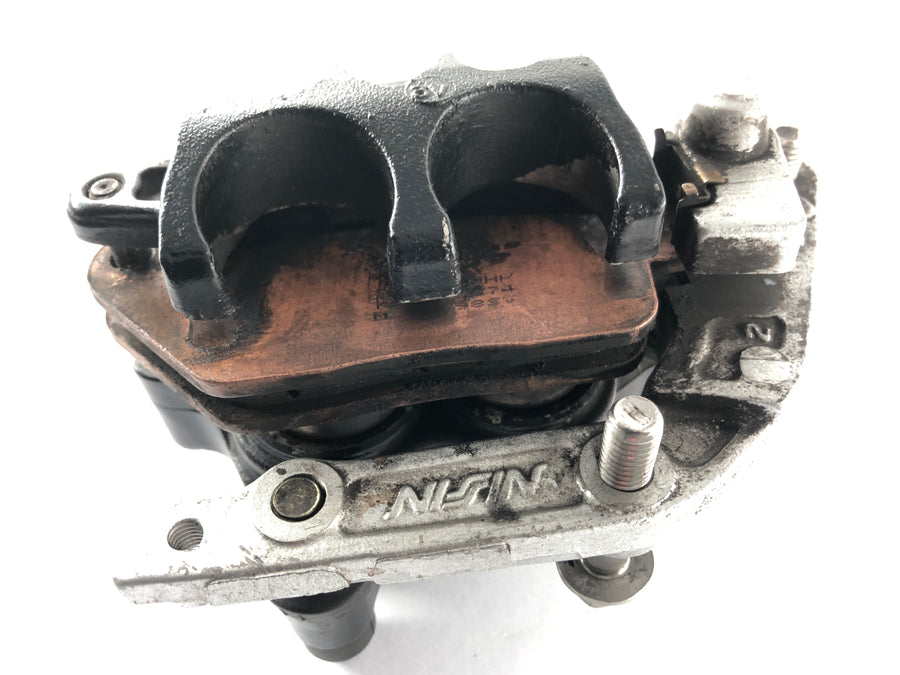 Triumph Thruxton 900 [2004] - pinza de freno en la parte delantera