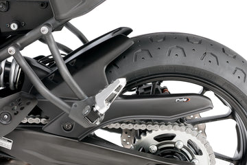 TRIUMPH BONNEVILLE T 120 NEGRO [2025] - Tapa rueda trasera | Negro mate | PUIG 7048J