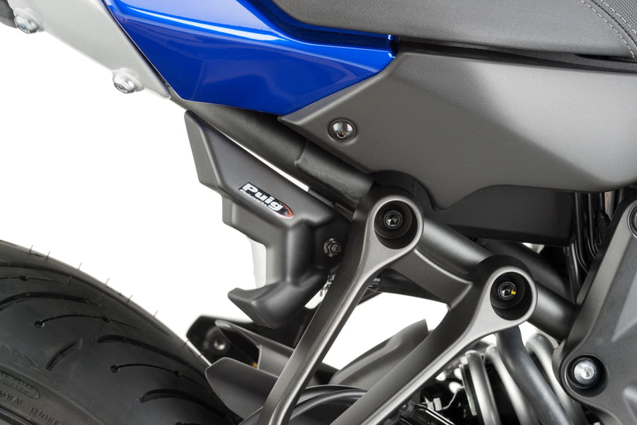 YAMAHA TRACER 7 GT [2025] – Tapa del depósito del freno trasero – Aspecto carbono