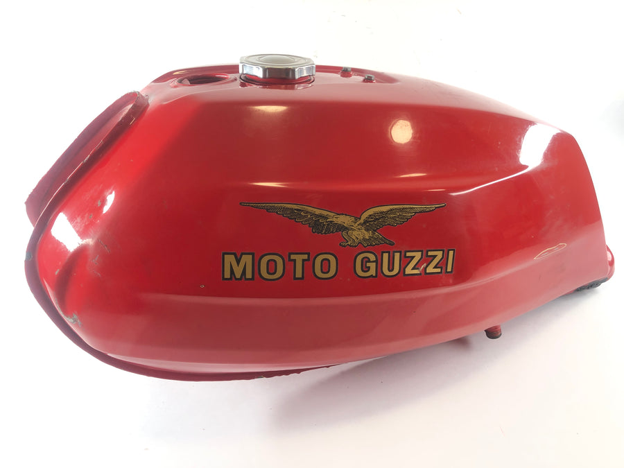Moto Guzzi Le Mans 1000 VV [1988] - Tanque de gasolinera con abolladuras y rasguños
