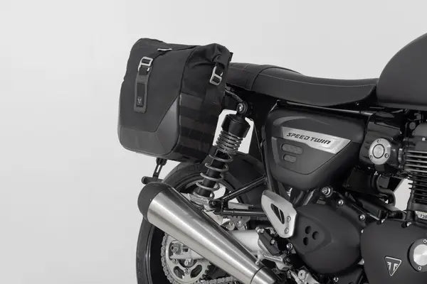 Triumph Speed Twin 1200 [2019-2024] - Sistema de bolsas laterales Legend Gear LC2 Black Edition - Imagen 2
