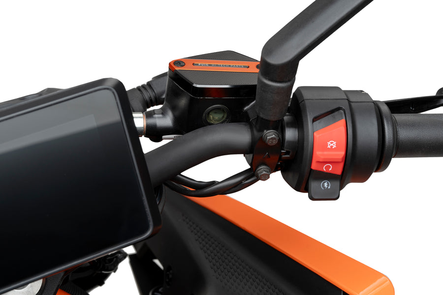 KTM 390 DUKE [2025] - Tapa del depósito de líquido de frenos delanteros - Plata