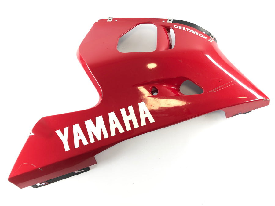 Yamaha YZF R6 RJ03 [2000] - Parte lateral debajo del revestimiento del lado derecho en la parte inferior derecha