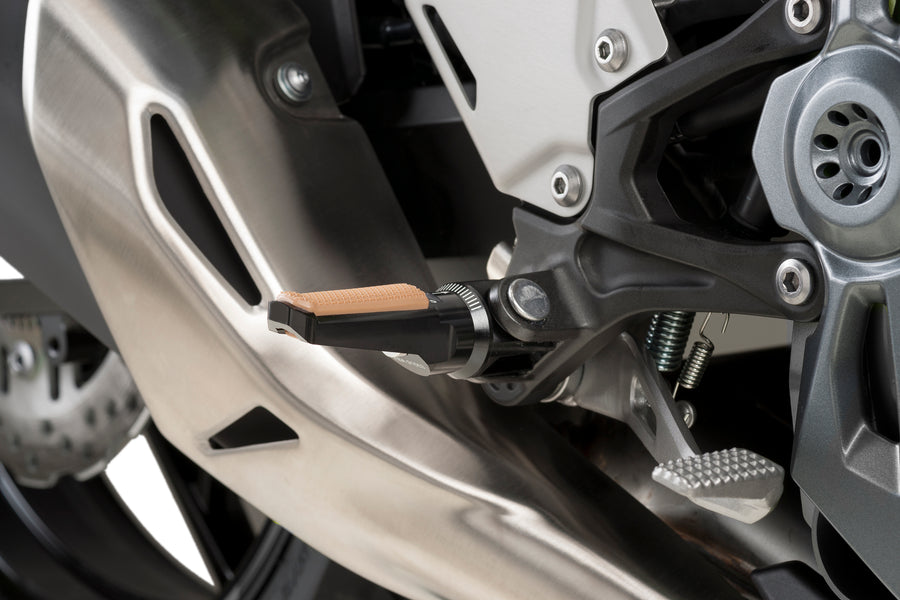 KTM RC 390 [2025] – Reposapiés vintage – plateado