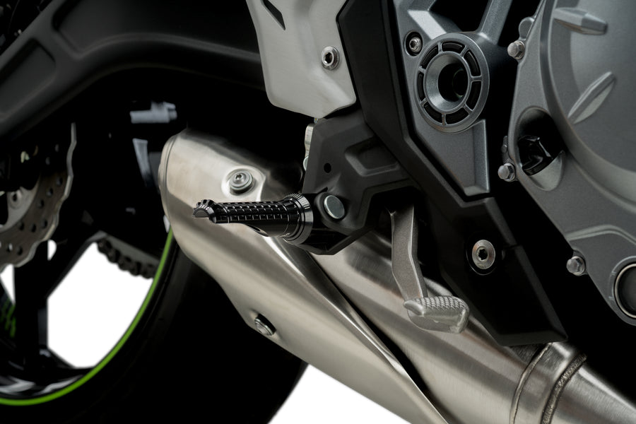 KTM RC 390 [2025] – Reposapiés R-Fighter – plateado