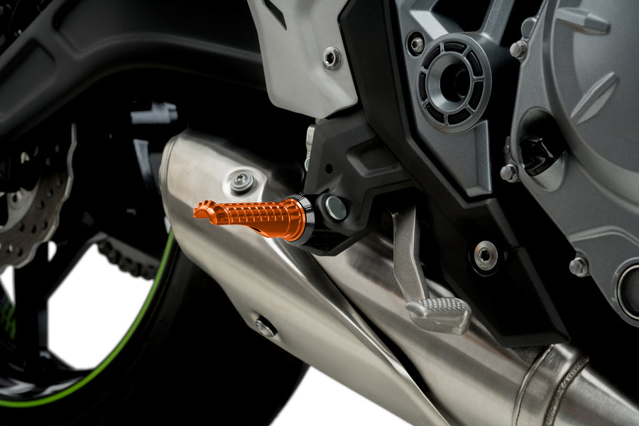 KTM RC 390 [2025] – Reposapiés R-Fighter – plateado