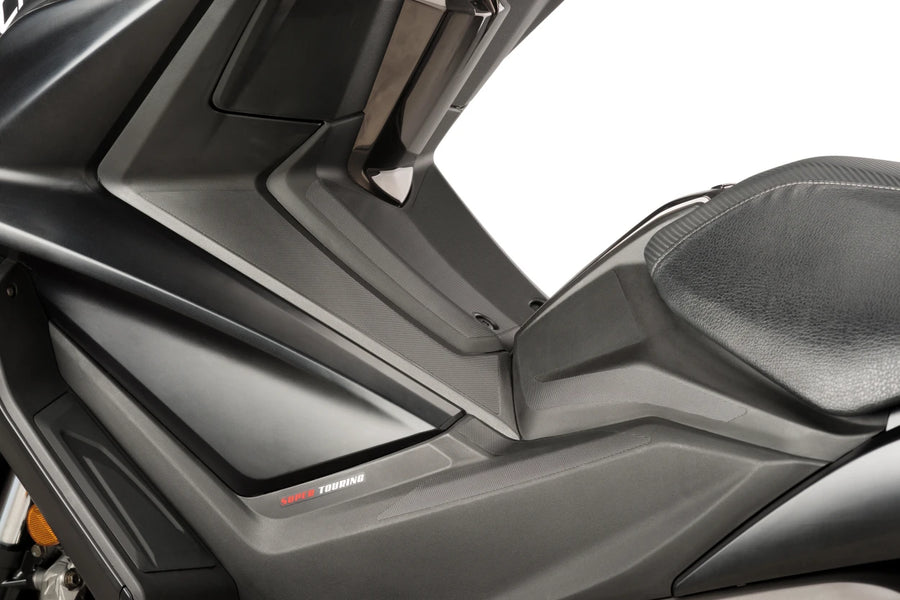 KYMCO AK 550 [2023] - Protector de depósito antirrayas - Negro