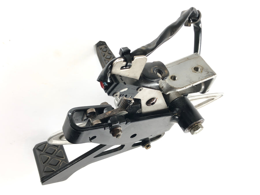 Can en el Spyder SM5 [2009] - Refutero del conductor del reposapiés a la izquierda con pedal para el freno de estacionamiento