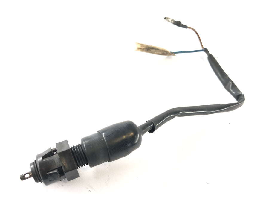 Kawasaki KLR 250 KL250D [1988] - interruptor de luz de freno en la parte posterior