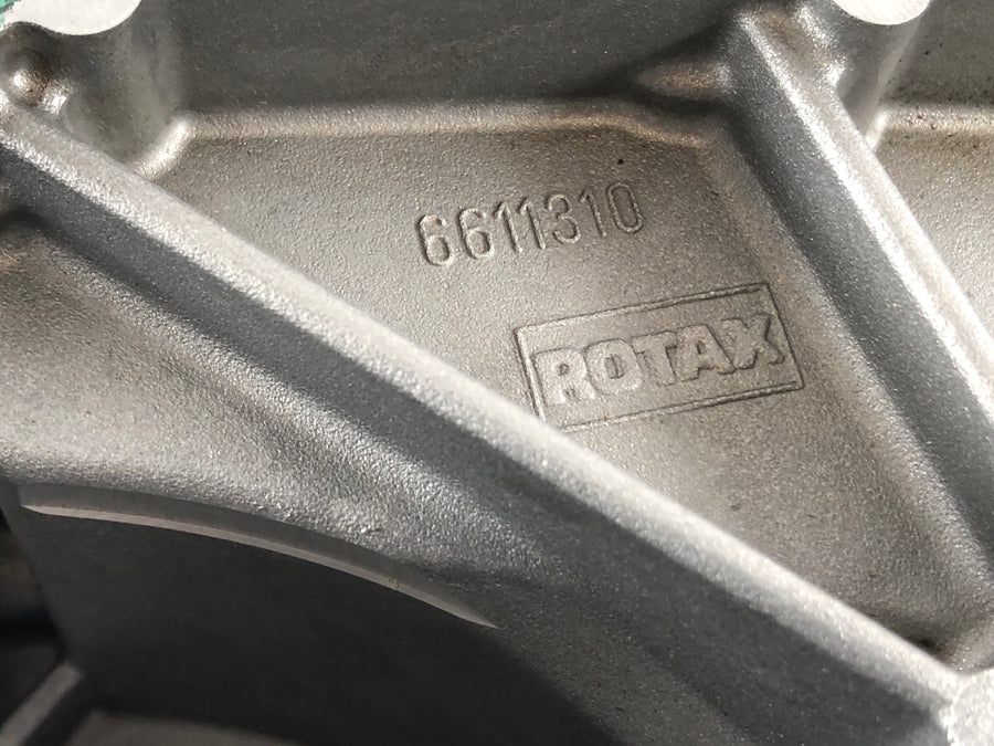 Can en el Spyder SM5 [2009] - Tapa del motor en la cubierta de la rueda de poli izquierda