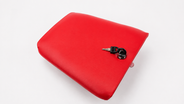 Cagiva Mito 125 1 / 2 8P [1990-1994] Asiento de pasajero rojo con cerradura y llave