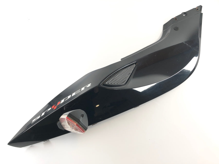 Can en el Spyder SM5 [2009] - revestimiento trasero a la derecha con señales de giro