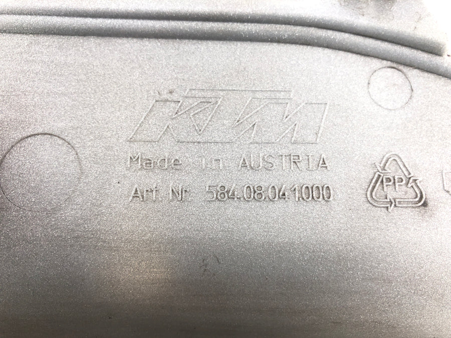 KTM 640 LC4 Prestige [2003] - Cortaje lateral del revestimiento de revestimiento trasero