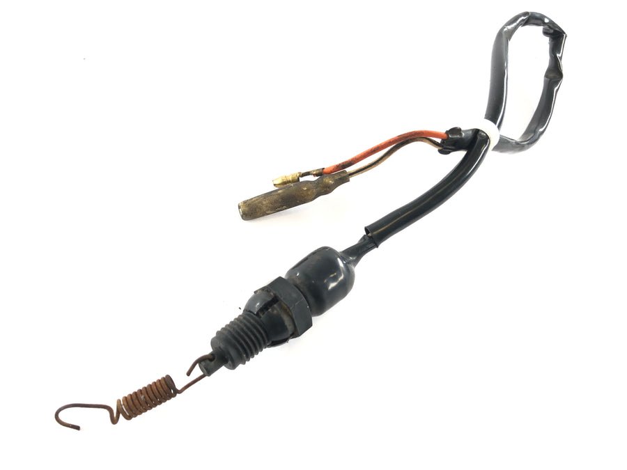 Suzuki LS 650 NP41B [1990] - interruptor de luz de freno en la parte posterior