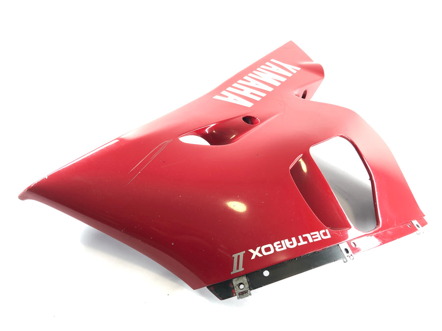 Yamaha YZF R6 RJ03 [2000] - Parte lateral debajo del revestimiento del lado derecho en la parte inferior derecha