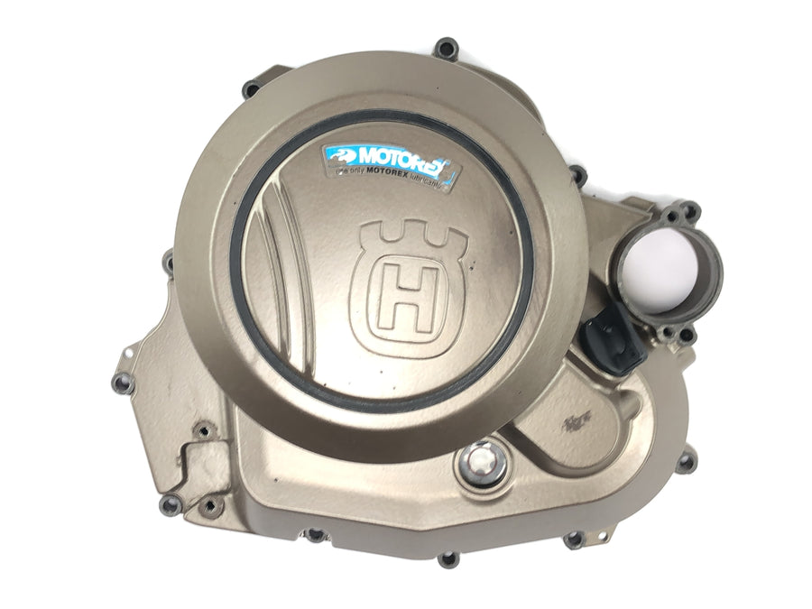 Husqvarna 701 Svartpilen [2019] - Tapa embrague tapa motor