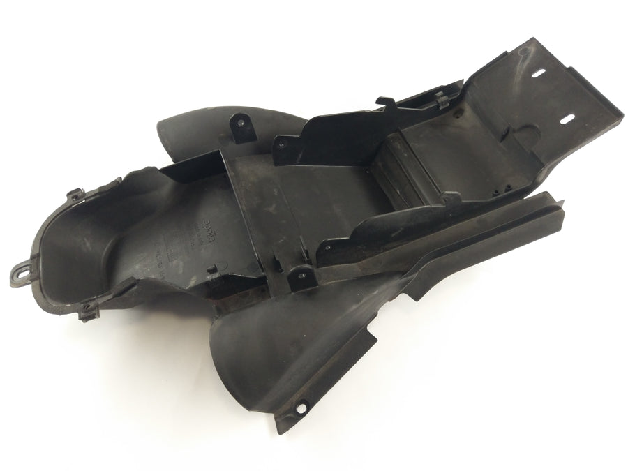 Aprilia RST 1000 Futura [2004] - revestimiento trasero subterráneo trasero