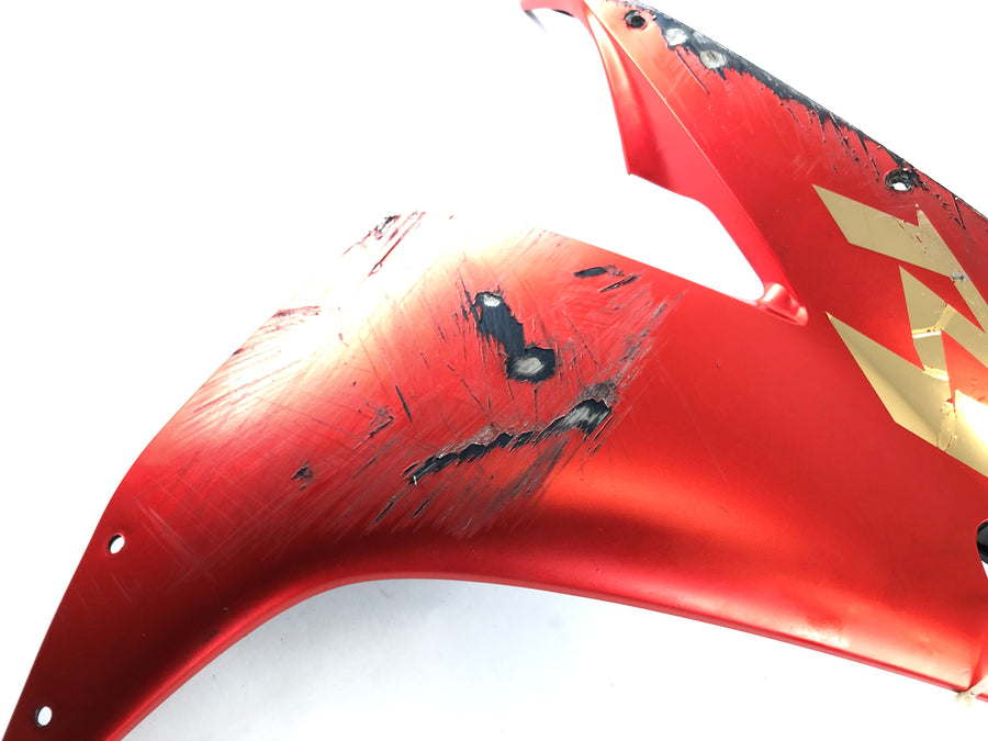 Yamaha YZF R1 RN12 [2005] - Curo de revestimiento en la parte superior derecha fuertemente rayada?