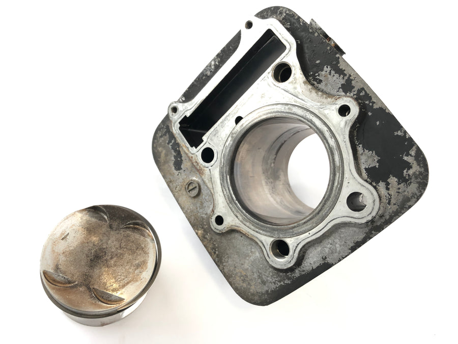 Suzuki DR 250 SJ41A [1982] - Cilindro con pistones