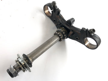 Honda CBR 900 RR SC28 [1995] - Puente de la bifurcación debajo
